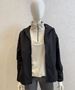 Alternative view of Campera Impermeable