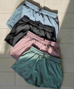 Alternative view of Short Rompeviento Reni