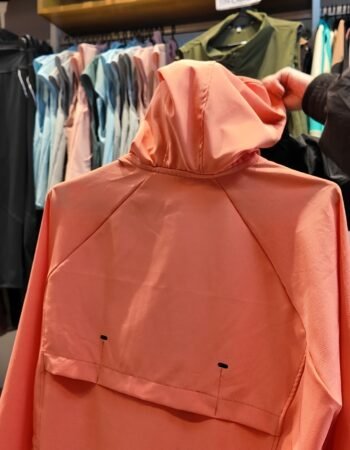 Alternative view of Campera Rompeviento Kendall
